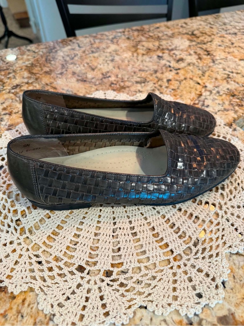 Trotters Womens Greenish Brown Woven Leather Slip-On Flats Almond Toe Size 8